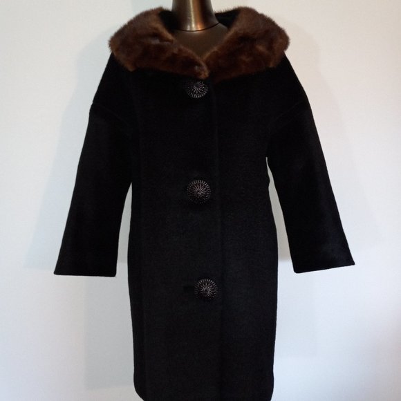 Vintage 1960s black A-line wool coat, three large buttons, faux fur collar - Picture 2 of 16